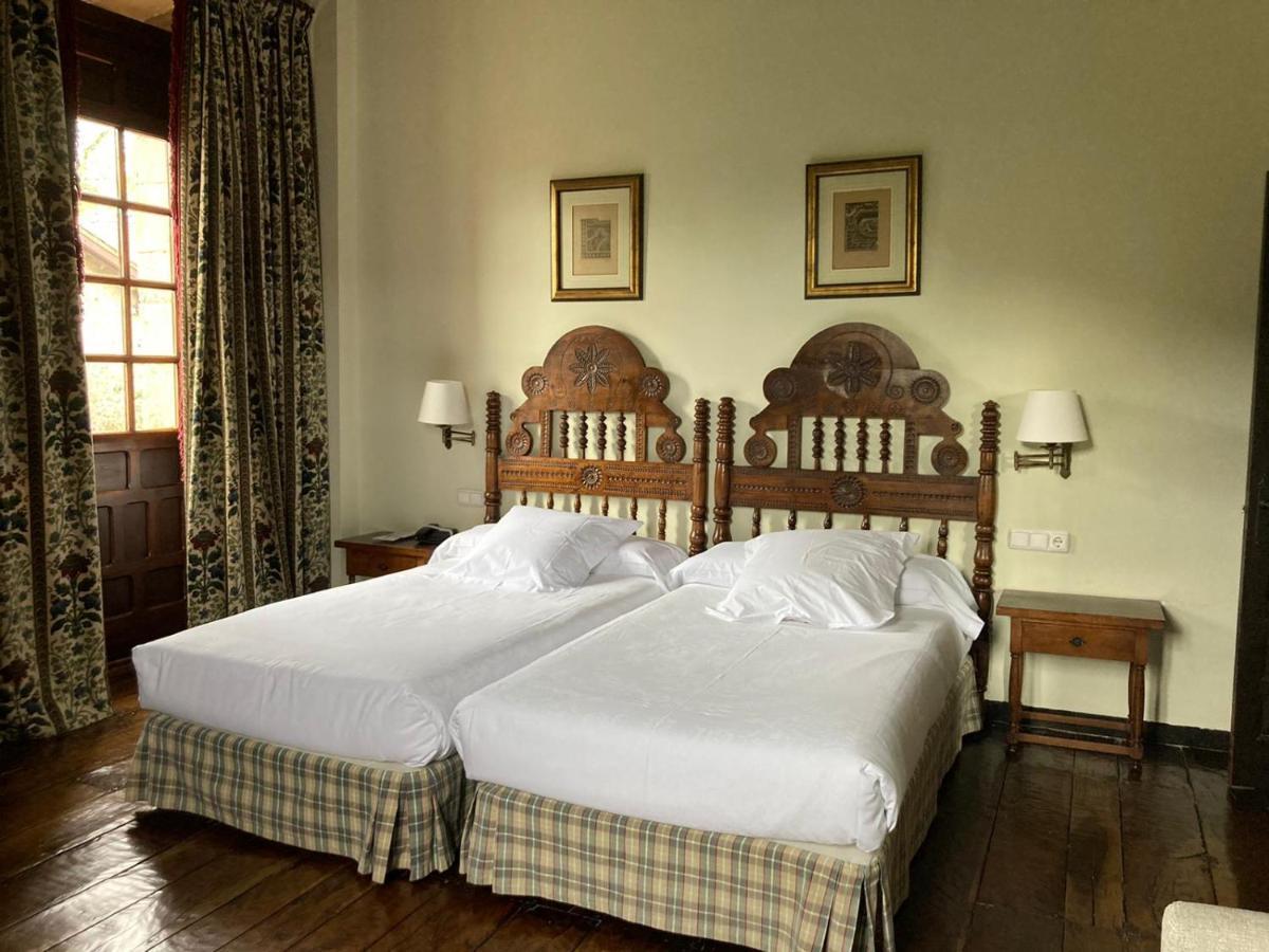 Parador De Santillana Gil Blas Сантилана дел Мар Екстериор снимка