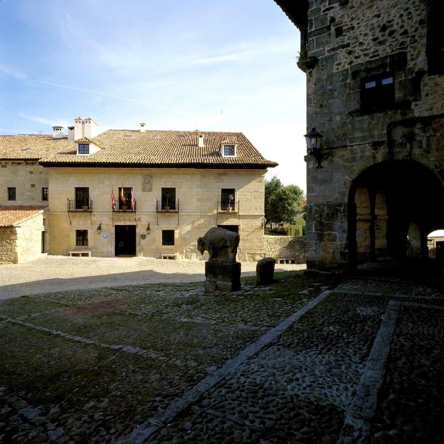 Parador De Santillana Gil Blas Сантилана дел Мар Екстериор снимка