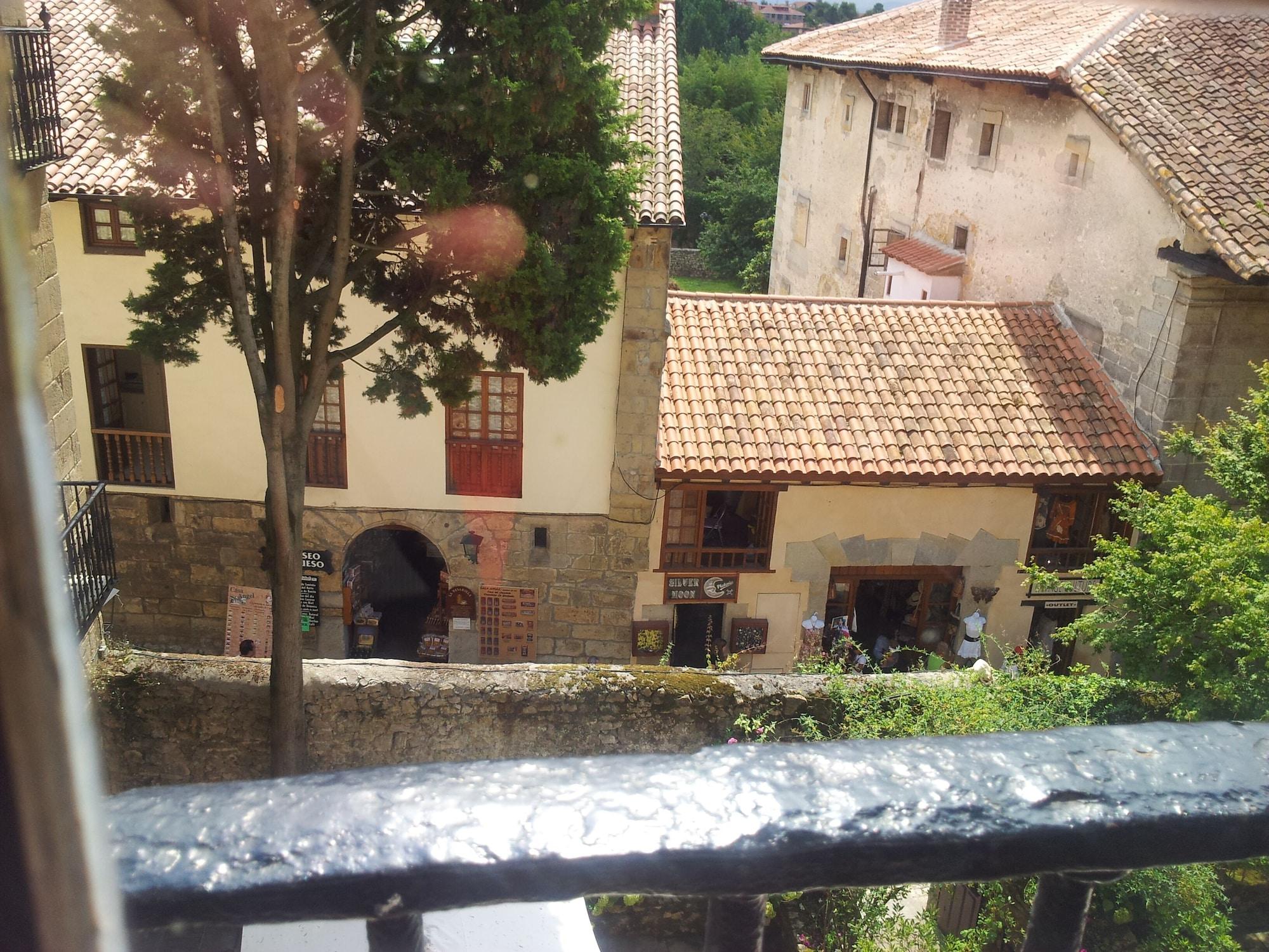 Parador De Santillana Gil Blas Сантилана дел Мар Екстериор снимка