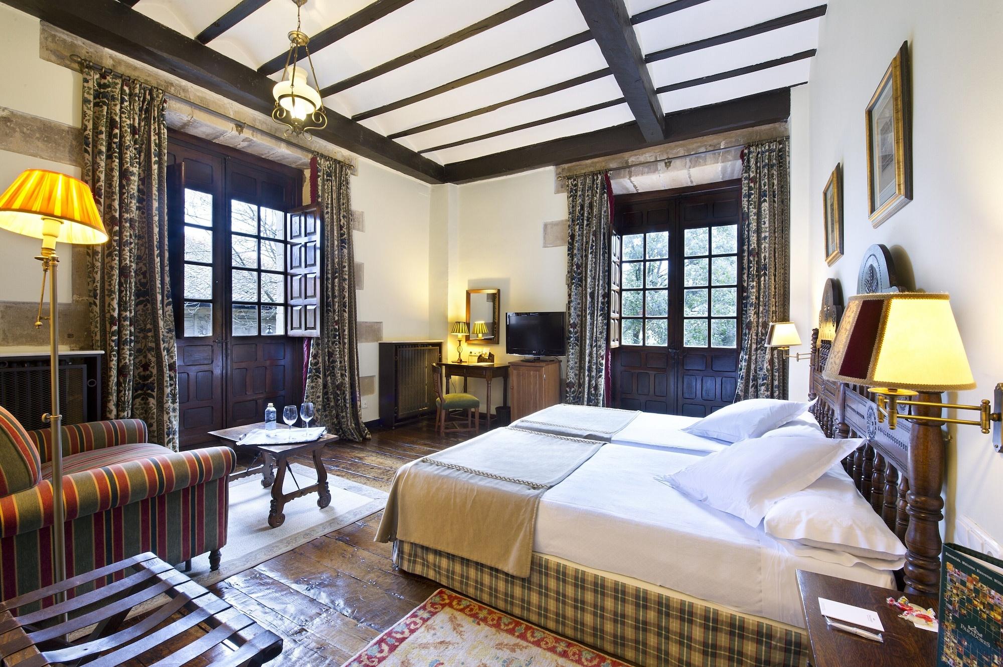 Parador De Santillana Gil Blas Сантилана дел Мар Екстериор снимка