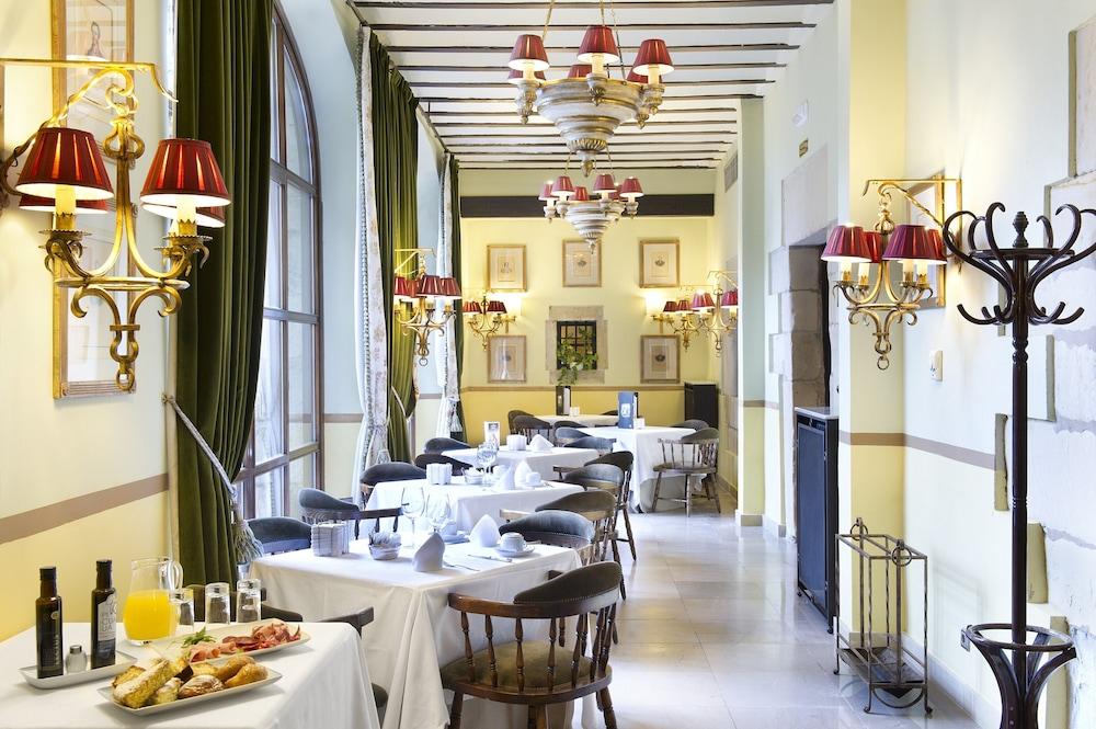 Parador De Santillana Gil Blas Сантилана дел Мар Екстериор снимка