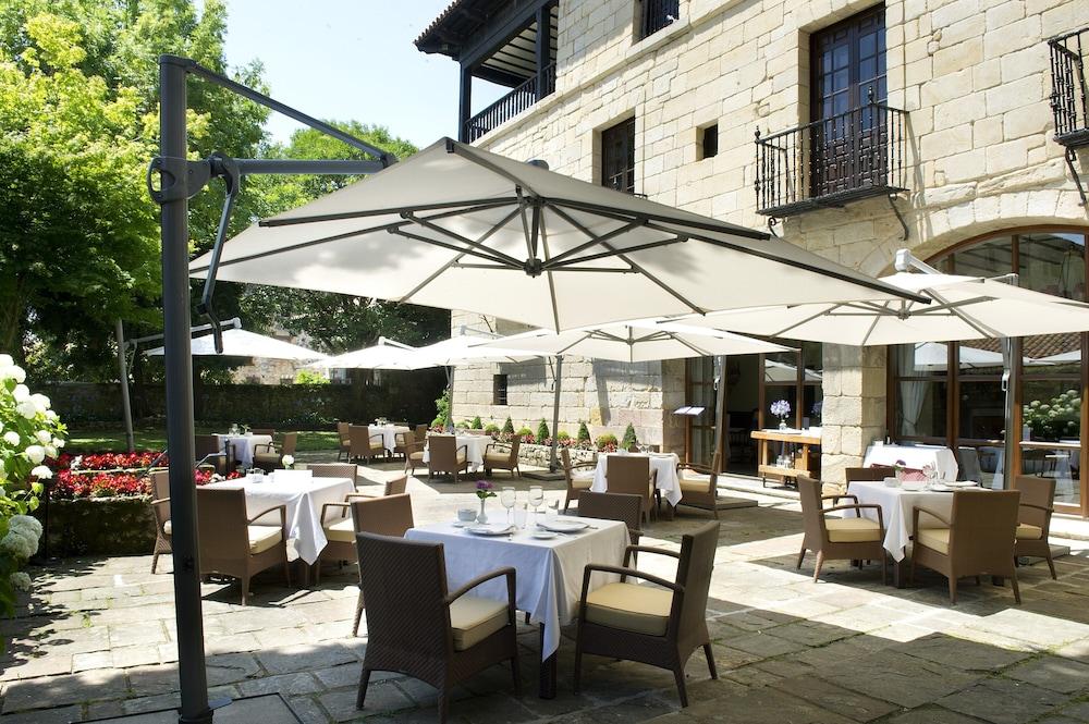 Parador De Santillana Gil Blas Сантилана дел Мар Екстериор снимка